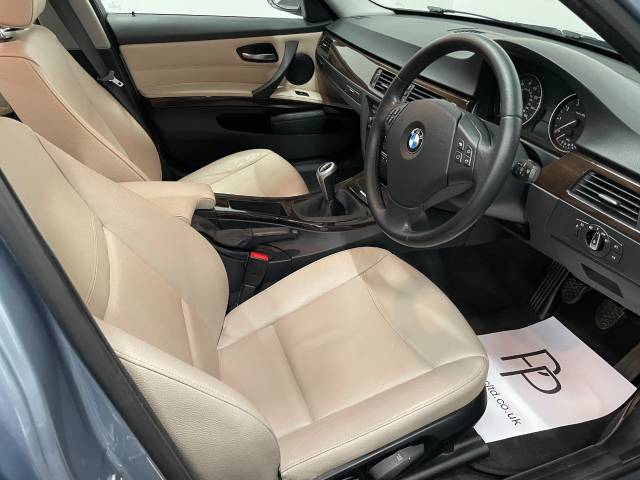 2010 BMW 3 Series 3.0 325i SE 4dr