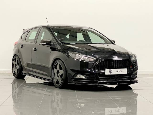 Ford Focus 2.0T EcoBoost ST-2 5dr Hatchback Petrol Black