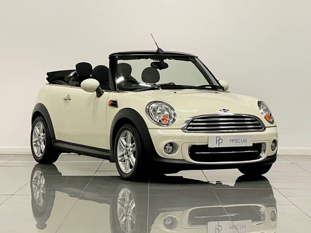 Mini Convertible 1.6 Cooper D 2dr Convertible Diesel Pepper White