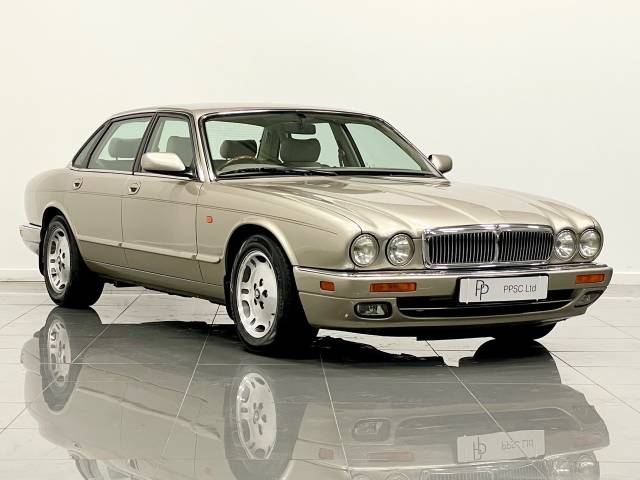 Jaguar Xj6 3.2 Executive 4dr Auto Saloon Petrol Champagne Gold