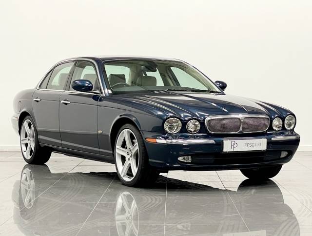 Jaguar XJ Series XJ 2.7 TDVi Sovereign 4dr Auto Saloon Diesel Metallic Dark Blue