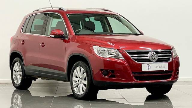 Volkswagen Tiguan 1.4 TSi SE 5dr Estate Petrol Metallic Red