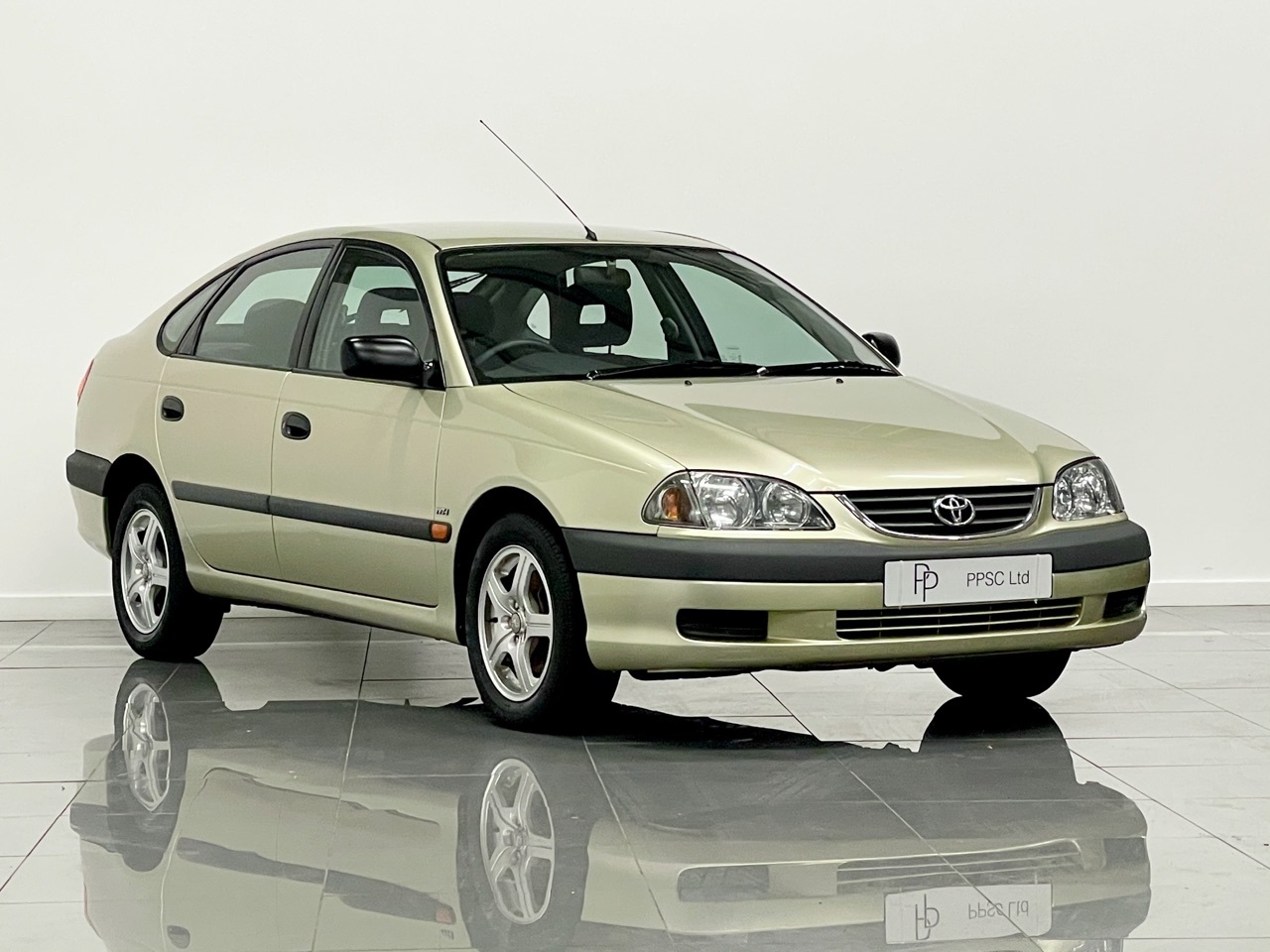 2001 Toyota Avensis