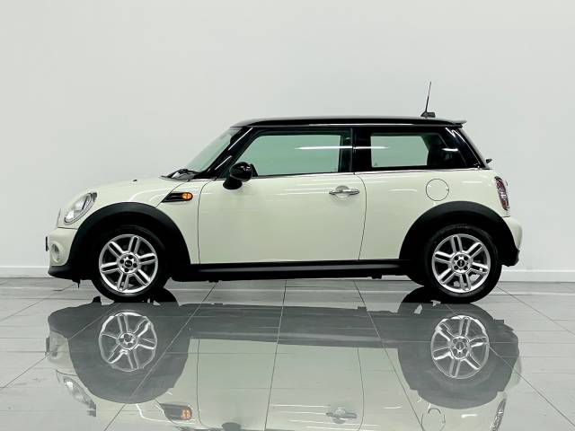 2013 Mini Hatchback 1.6 Cooper D [Chili] 3dr