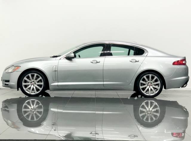 2010 Jaguar XF 3.0d V6 Premium Luxury 4dr Auto