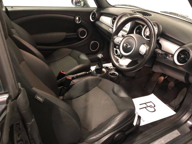 Mini Convertible 1.6 Cooper 2dr Convertible Petrol Black