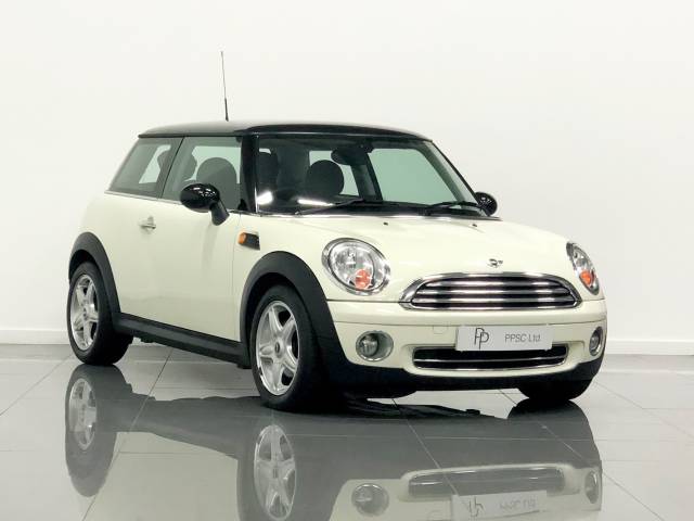 Mini Hatchback 1.6 Cooper 3dr Auto Hatchback Petrol Pepper White