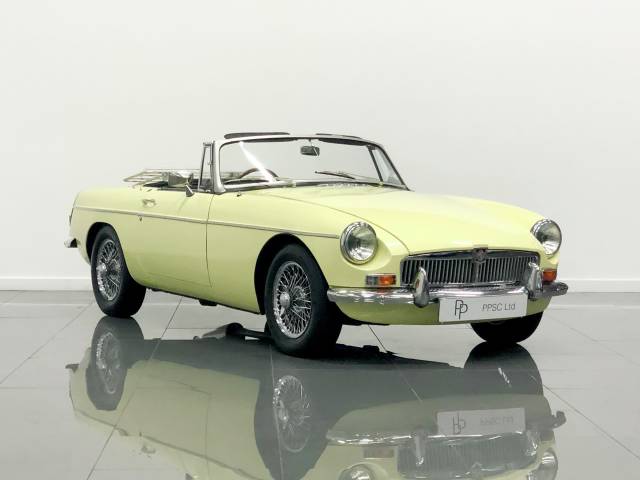 MG MGB 1.8 Roadster Convertible Petrol Primrose Yellow