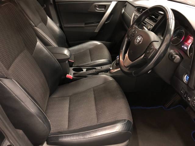 2013 Toyota Auris 1.8 VVTi Hybrid Excel 5dr CVT Auto