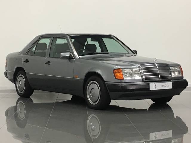 Mercedes-Benz 230 2.3 E230 Saloon Petrol Pearl Grey