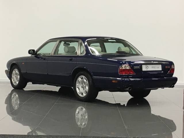 2000 Jaguar V8 Xj Series 4.0 Sovereign LWB 4dr Auto