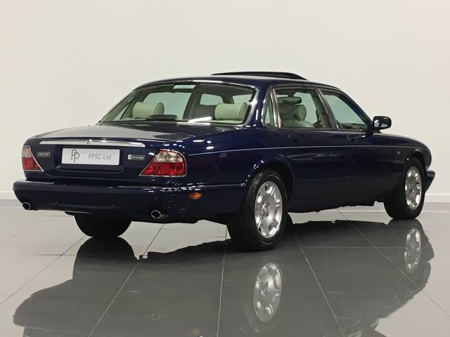 2000 Jaguar V8 Xj Series 4.0 Sovereign LWB 4dr Auto