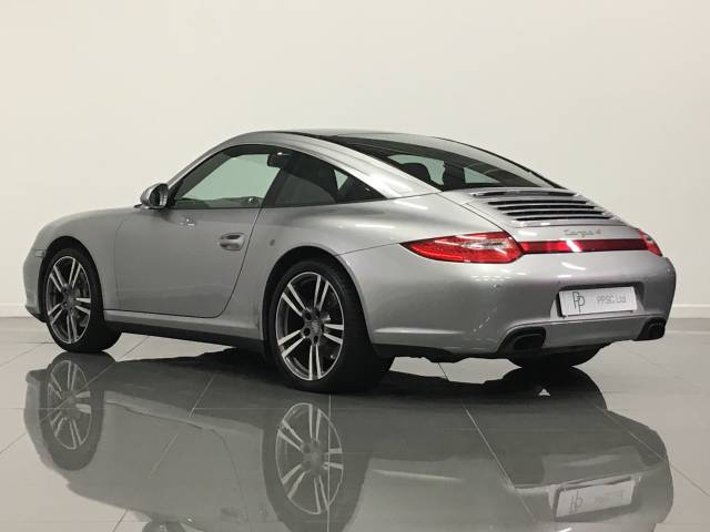 Porsche 911 3.6 2dr PDK Coupe Petrol Silver