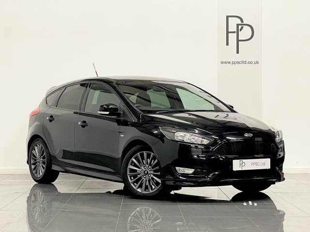 Ford Focus 1.5 EcoBoost ST-Line 5dr Hatchback Petrol Black